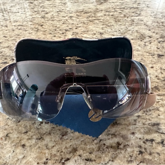 Burberry Sunglasses with Case - Picture 2 of 13